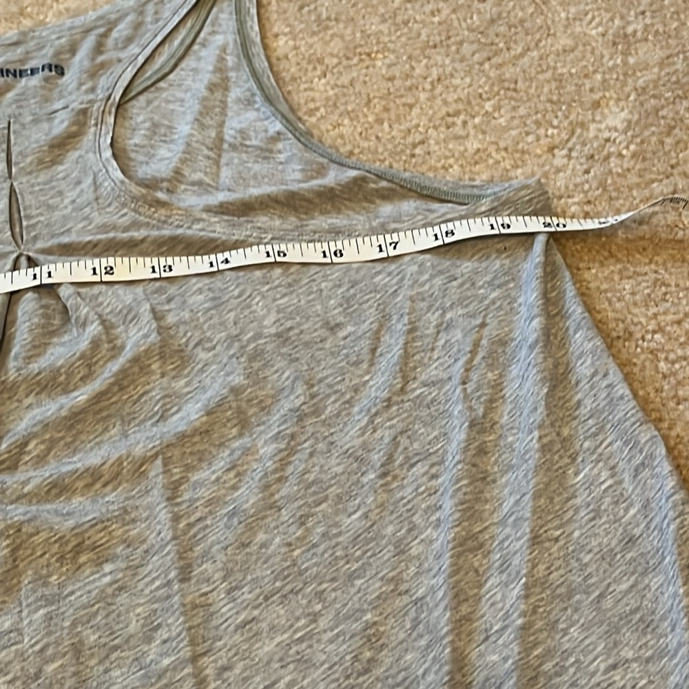 Large? Lululemon tank - Picture 2 of 6
